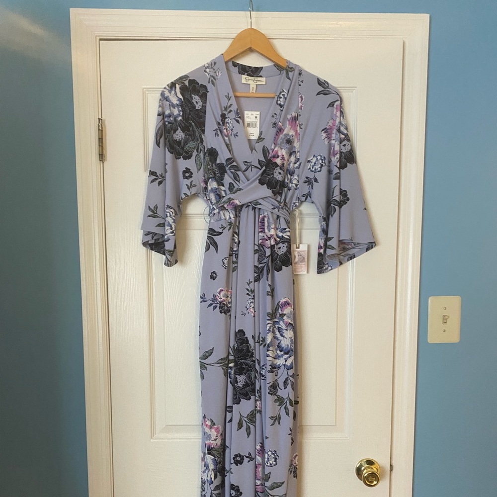 Wrap maternity dress